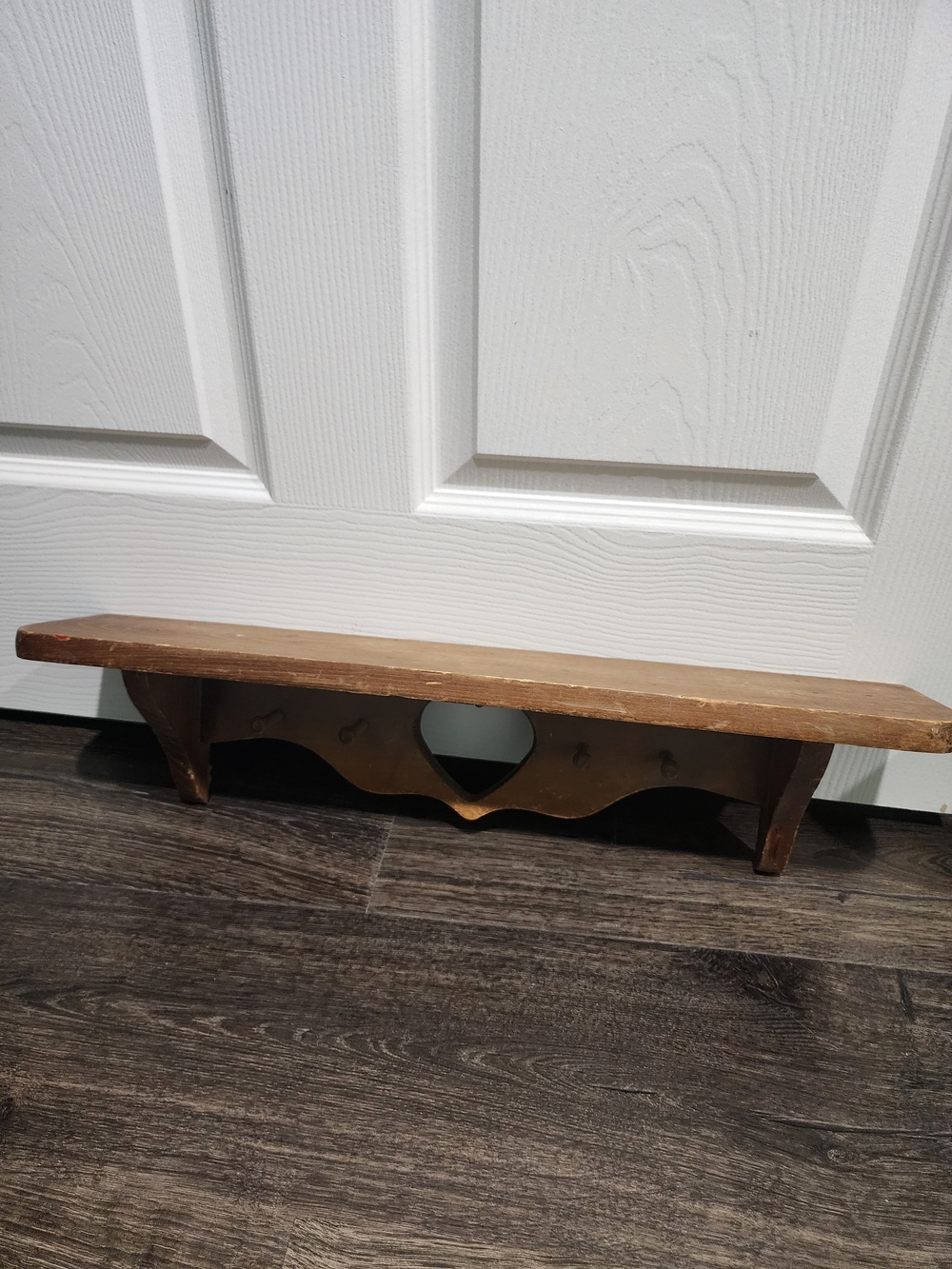 VTG Wood Wall Shelf with 4 Hooks Heart Cut Out Farmhouse Decor